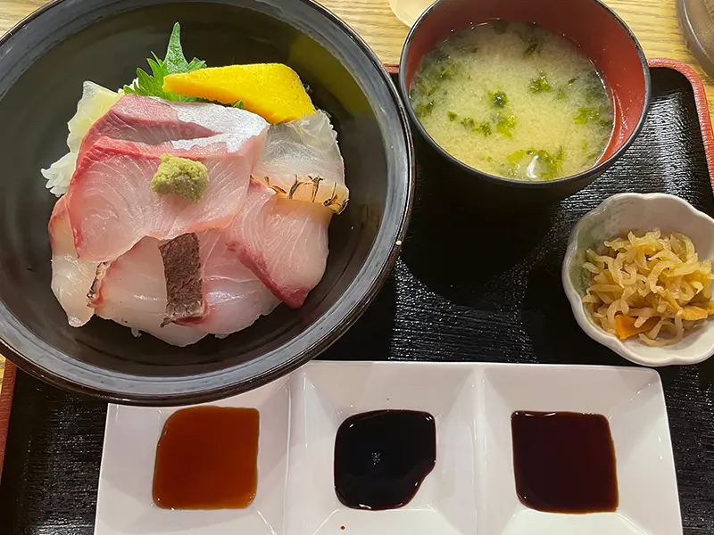 平戸こんねランチ、平戸ぜいたく海鮮丼