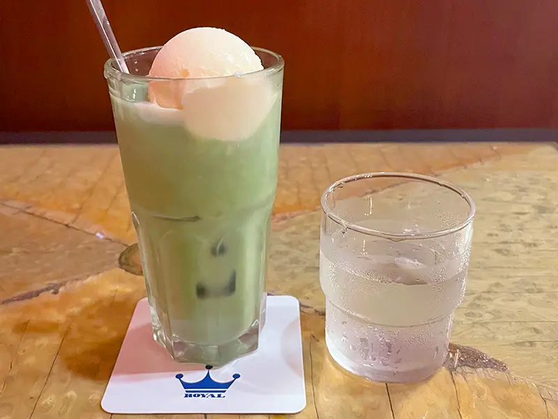純喫茶ローヤルの抹茶オーレ