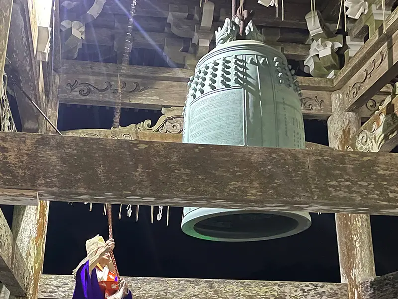 千葉県鴨川市清澄寺、大晦日の除夜の鐘